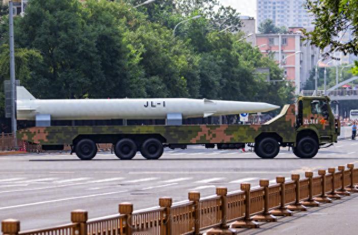 15国核武排行榜出炉，中国首次与美俄并列，朝鲜排名意想不到全球核力量的江湖，