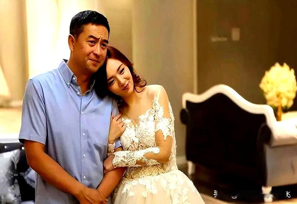 最近王晓晨大婚的消息在圈内掀起不小波澜，听说张嘉译听到消息后狂发语音祝福，连发三