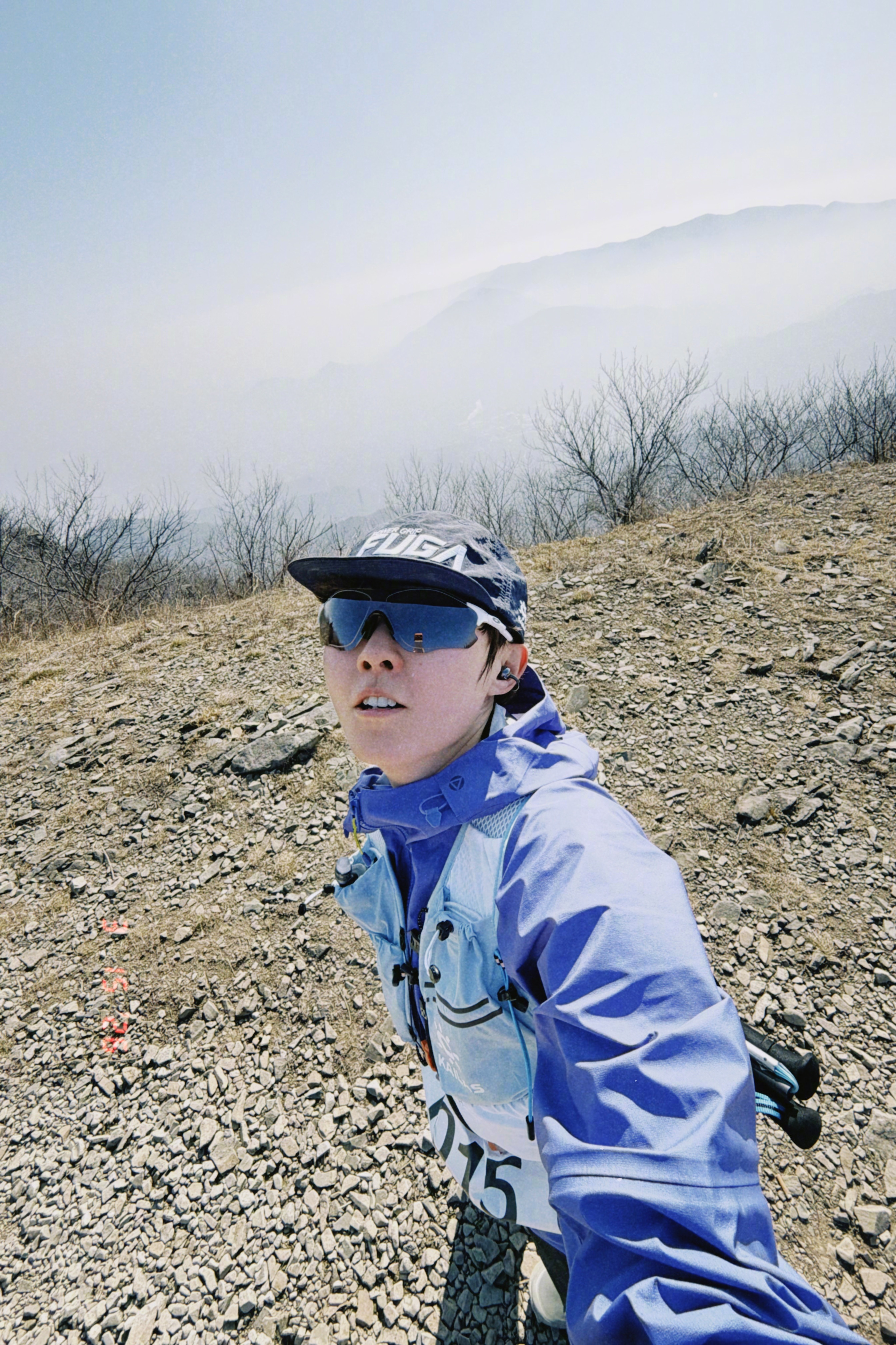 充分感受到了跑步和越野太不同了前面5公里一度爬的心率爆炸我终于知道900m爬升