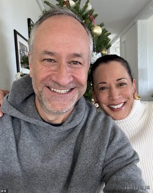 根据最新的报道（截至2026年1月14日），前美国副总统卡玛拉·哈里斯（贺锦丽）