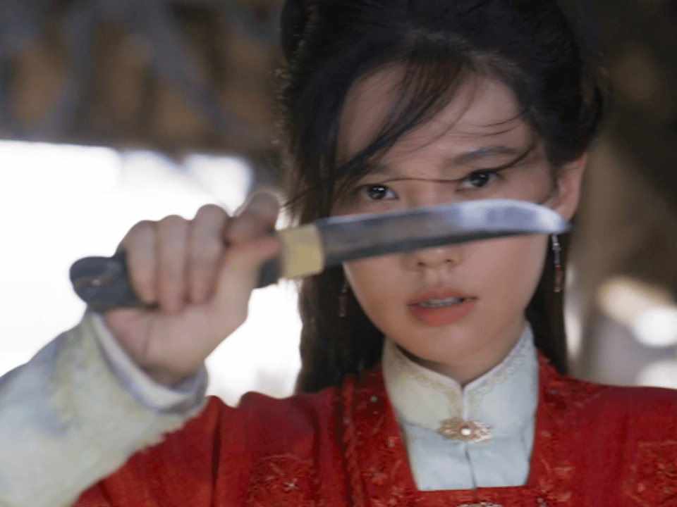 两京十五日首发预告仅仅只是一个眼神就能感知到姜佩瑶释放的很多角色，那一刻仿佛自