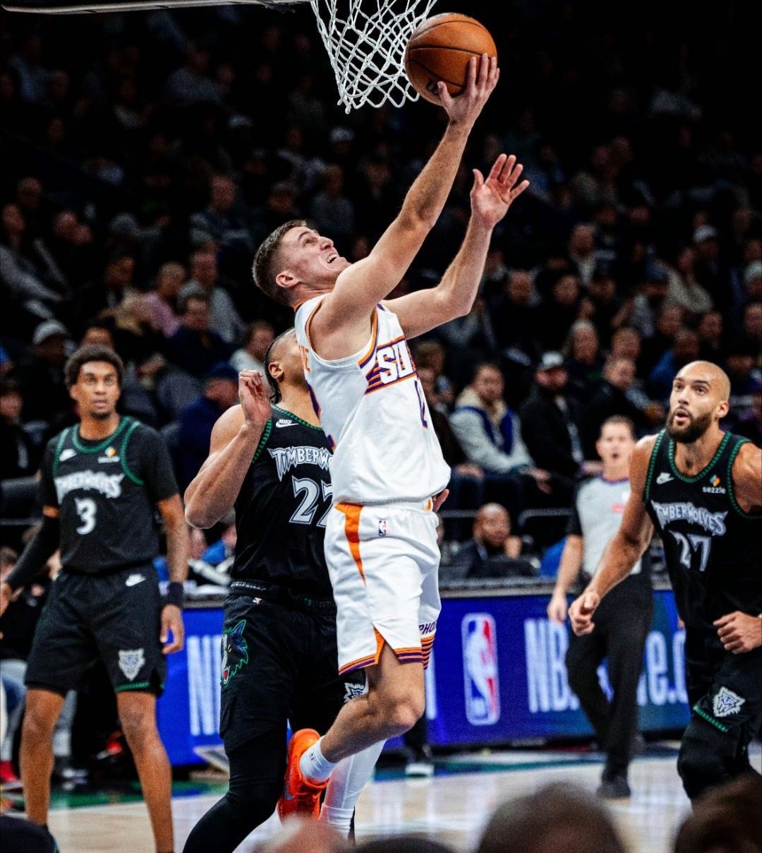 没有布克，没有问题，太阳擒狼，看看谁立功了。核心布克继续缺席，太阳迎战最近士气