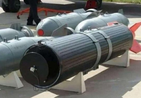 中国新式武器，引发了乌克兰的高度不安！据悉，中方竟研发出了新型的石墨炸弹，该炸