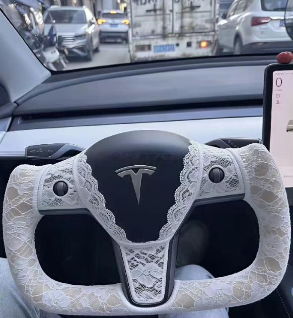 半幅式方向盘以后不能装车发售了吧？