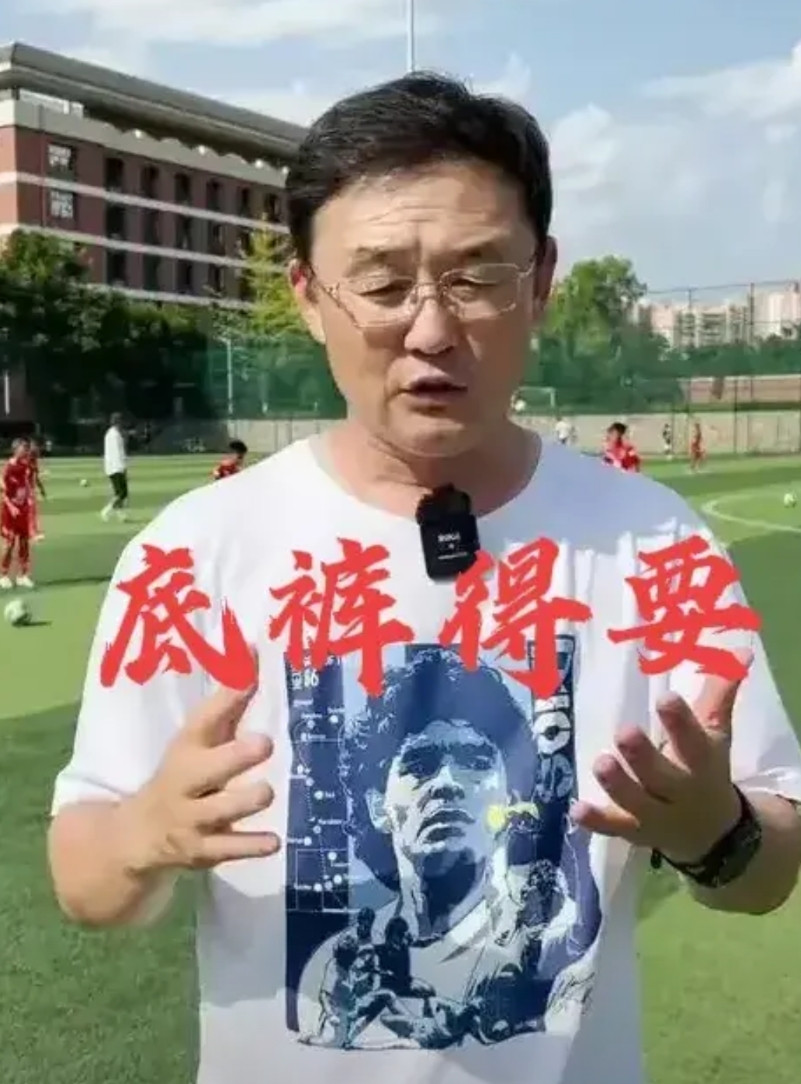 孙继海的嗨球青训模式是免费训练+转会分成。也就是说，种子球员练好了，卖给职业队梯
