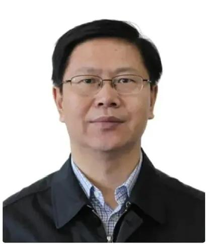 内蒙违规吃喝主人翁，魏主任，魏董事长！原包钢集团董事长，国企大佬！61岁快退休了