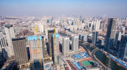 新疆农业大学在新疆乌鲁木齐市。学校前身是1952年创建的八一农学院，由王震将军创