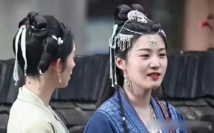 果然丫鬟不能找太好看的，衬的女主都胖了！​​​​