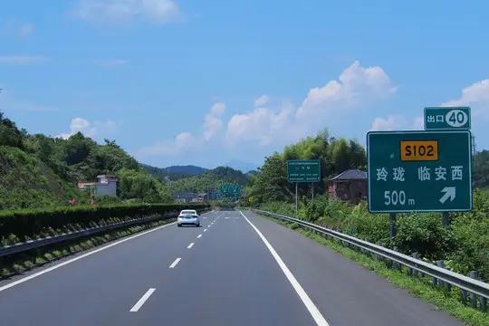 完整榜单取消高速收费的连锁反应开始了这场看似简单的“取消高速收费”举措，实