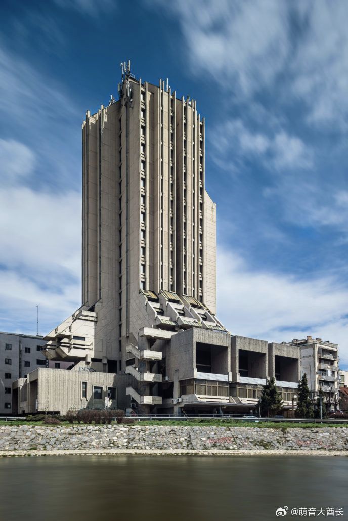 HotelZlatibor位于塞尔维亚西部城市乌日策（Užice）的中心，是