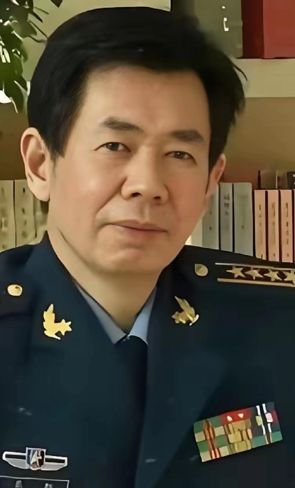 光看航母下水大家都嗨了，觉得谁都不敢惹咱们。​可戴旭大校这盆冷水泼得好：战斗力