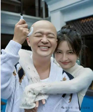 包贝尔包文婧一同出游都一同出游了，看来之前包贝尔的出轨风波没有影响到他们两个吗？包文婧那么爱吗？那么