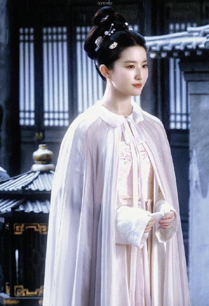 早期的刘亦菲还是适合古装，透着一股仙气​​​