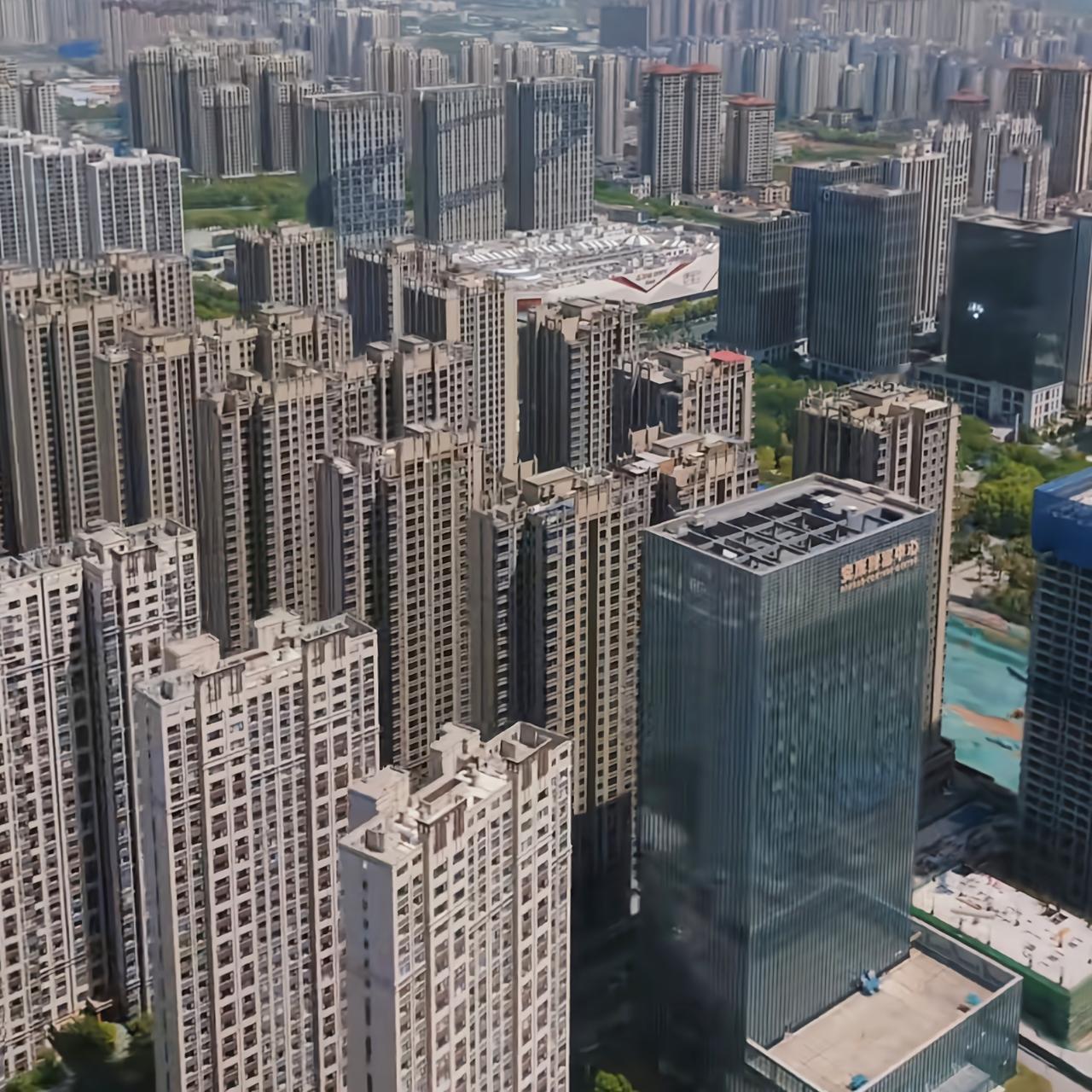 安康城东吾悦广场区域也是新区，但总体开发力度，对比安康高新万达广场区域，还是稍显