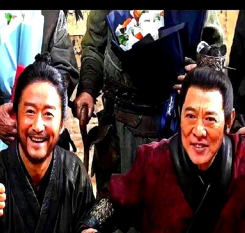 我们可能都被骗了十几年。疯传的“甄子丹打压吴京”事件，真相撕开后，恰恰是反过来