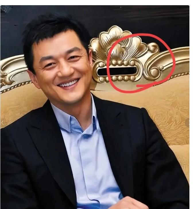 李亚鹏还清了六千万的债。这消息听着像个笑话。一个当年意气风发的演员，混到今天