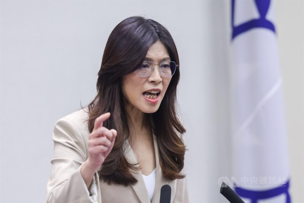 国民党“九合一”选情岌岌可危，为什么郑丽文的位置反而更稳？台媒称，郑丽文手握卢秀