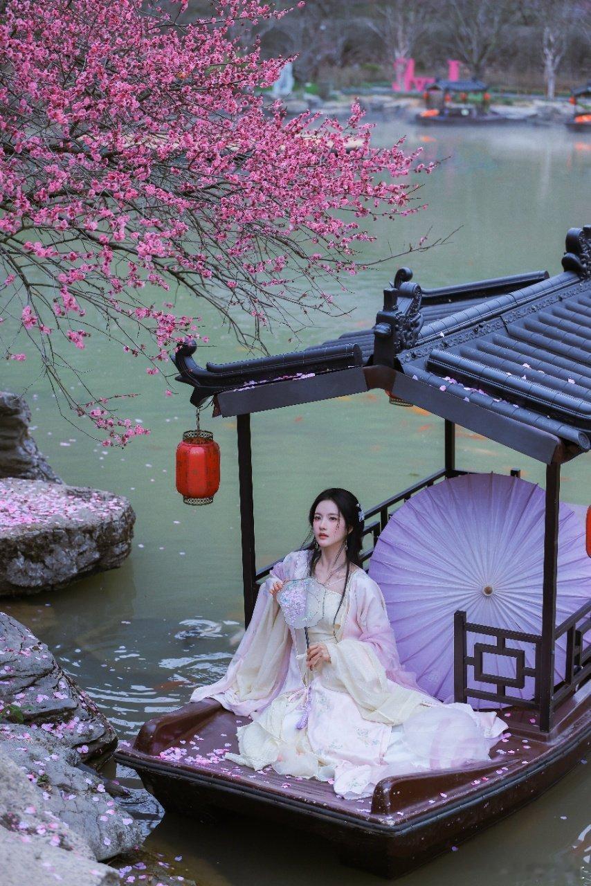 刷到刘些宁的古装造型直接疯狂心动！这是什么天选古装美人啊😭