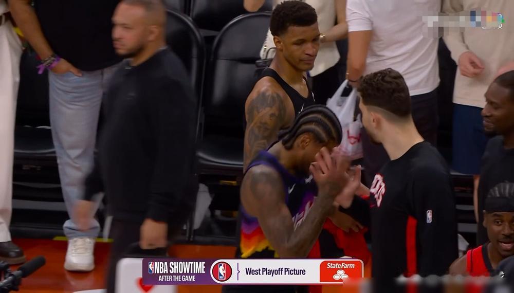 杰伦-格林拥抱旧队友？这不是情怀，这是被资本切割后的集体默剧。他刚签下3年1