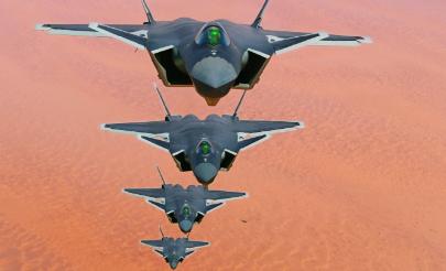 据称有网友拍摄到，4架中国空军歼-20战机高空高速编队飞行，大概率还是超音速巡航