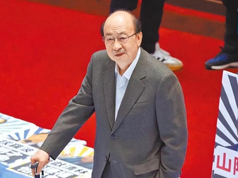 民进党“立法院”党团，一夜之间，瘫痪了。很多人以为，是没人愿意出来承担责任。错了