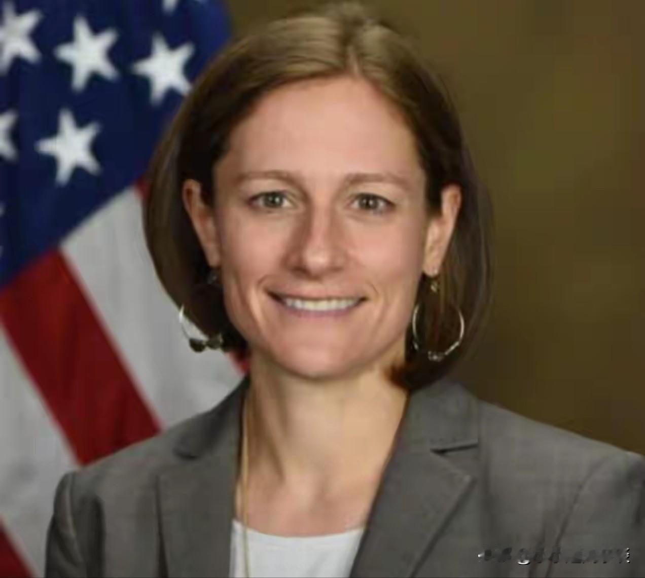 特朗普砍内鬼，4月访华还能成吗？特朗普刚回白宫就掀桌子，把拜登留下的“中国狙