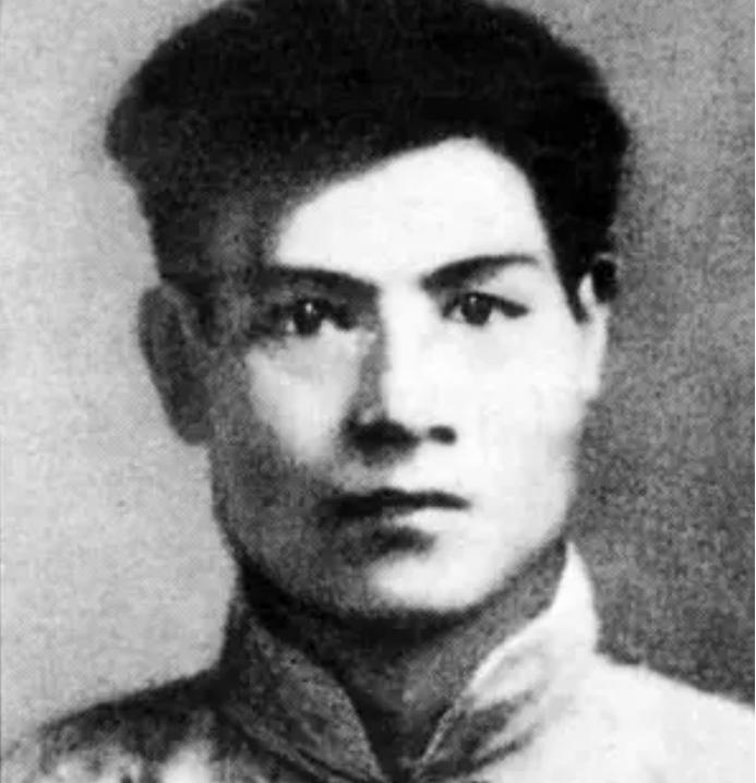 1976年毛主席逝世，远在加拿大的中共叛徒张国焘，接受了一次记者采访，沉