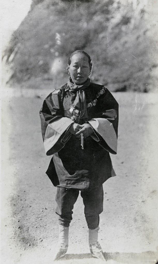 女子肖像，1905年​​​