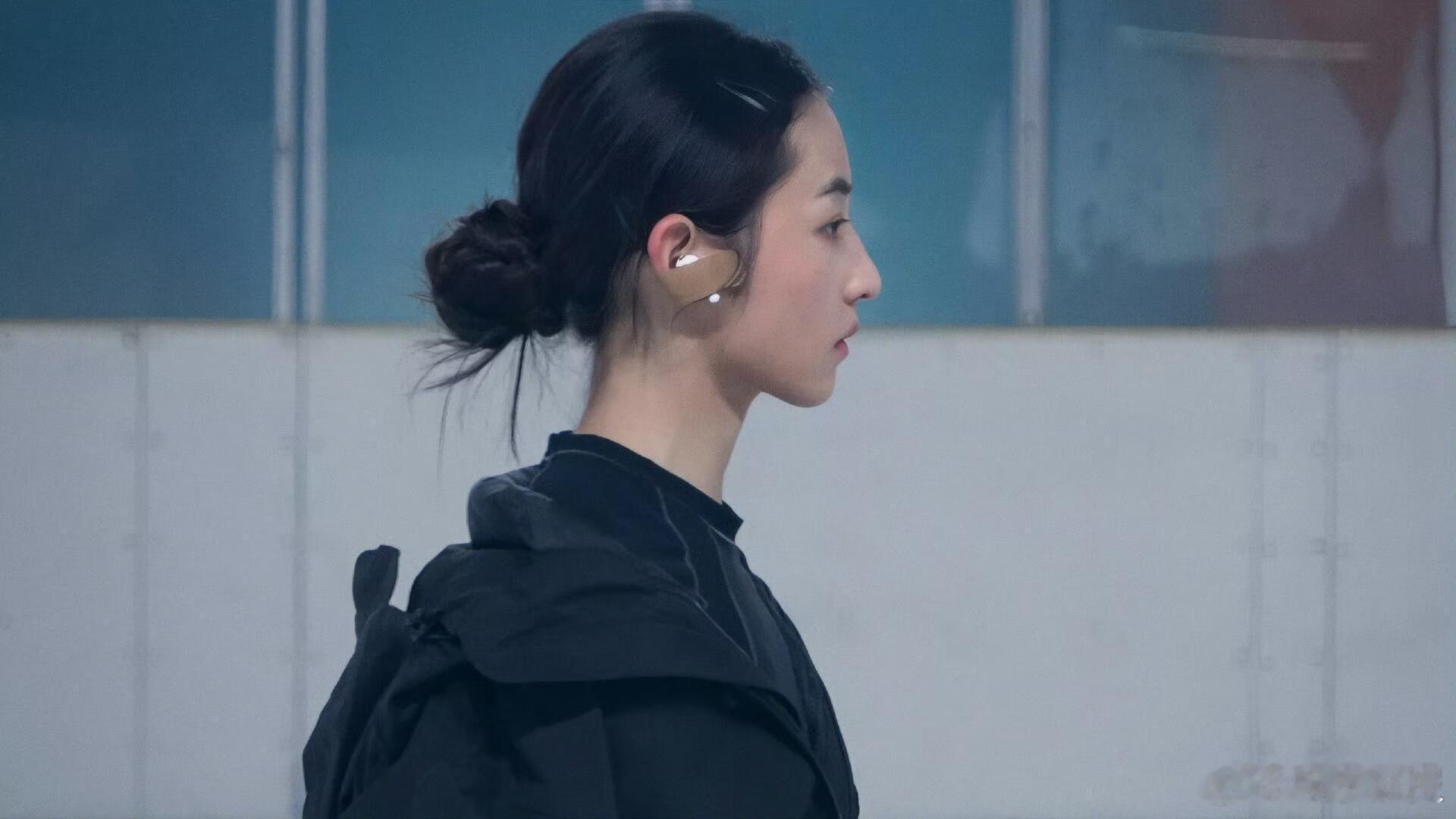 张子枫好完美的一颗头张子枫新片《花漾少女🔪人事件》与花滑选手的角色也太适配了！