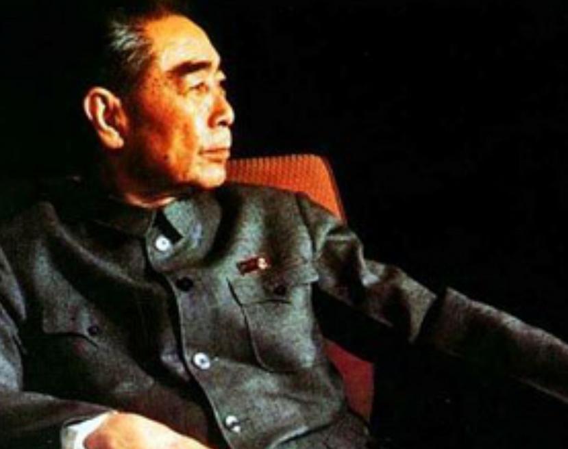 1973年，意大利记者罗蒂竟然偷偷违反规定，带着相机进入会场，拍了两张周总理的照