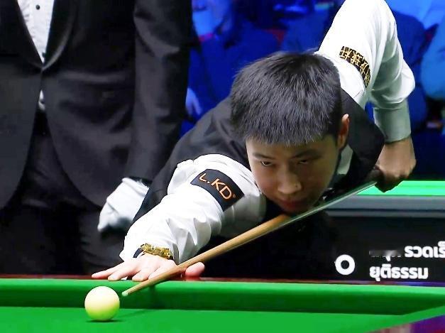 赵心童两杆过百，6-5逆转击败艾伦，与希金斯会师球员锦标赛决赛！  北京时