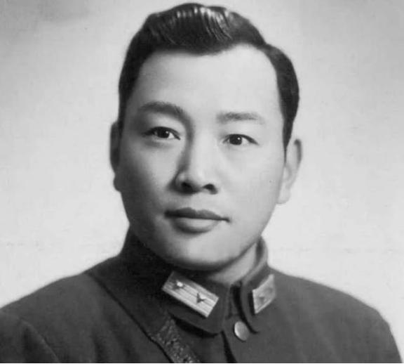 1949年，宋希濂被俘时，看了一眼率部追他的解放军团长，说：“你是军长还是师长？