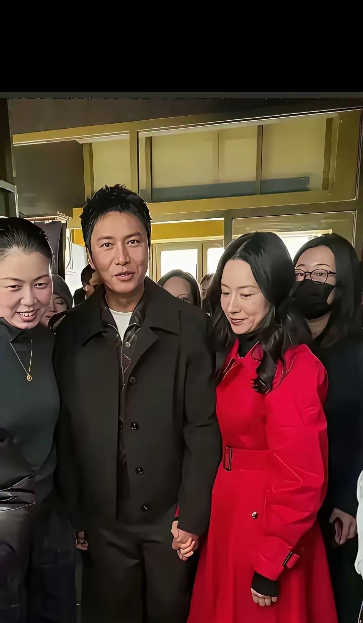 曾经靠着金粉世家成名的陈坤，跟女主董洁合体上演了一波回忆杀，董洁还能不能认出
