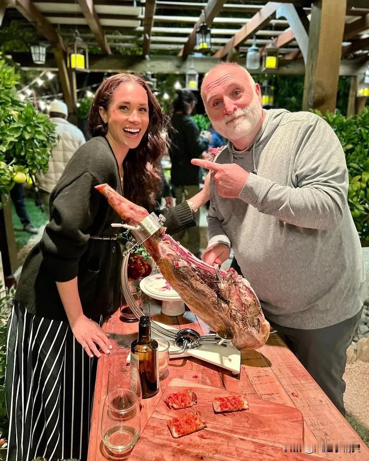 这位公爵夫人，多少有点“欲盖弥彰”吧！梅根在美的日子，也不太好过吧！没有王室