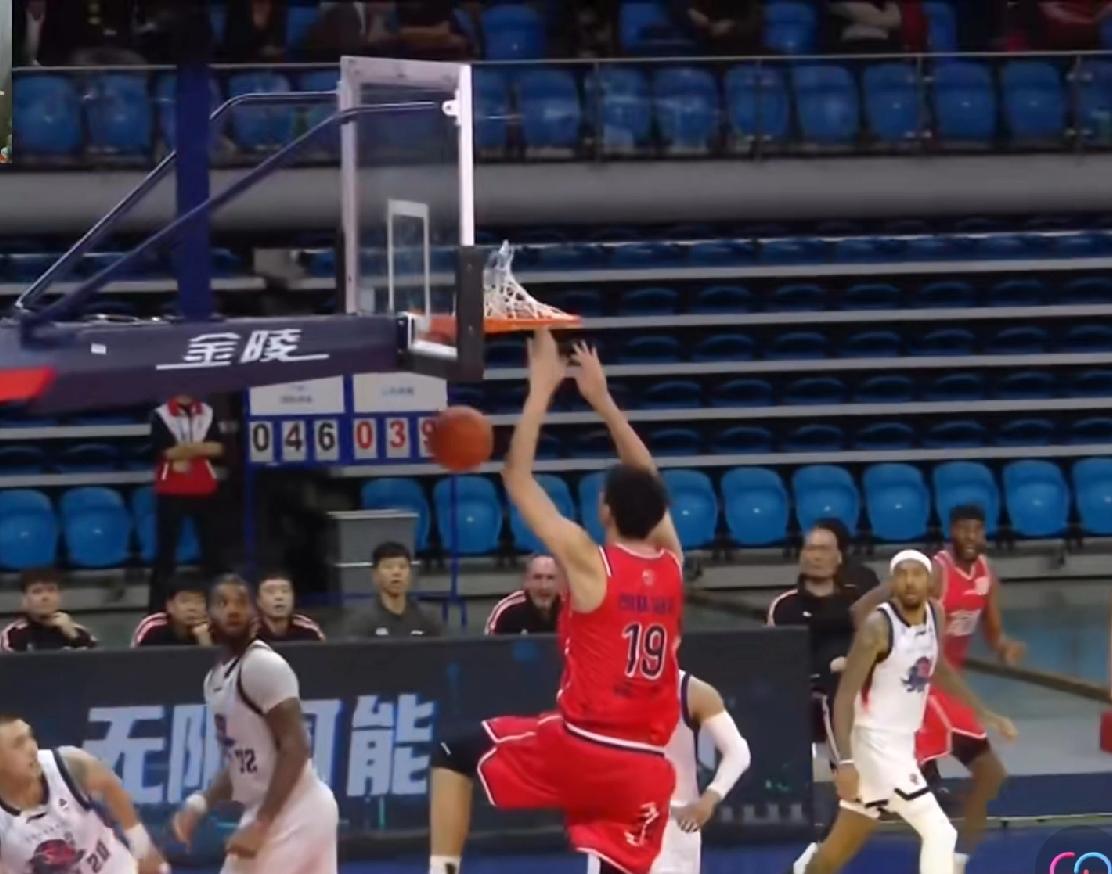国家队必须有你一个位置！CBA广州击败山东，徐昕17分+10板+4帽，有没有徐昕