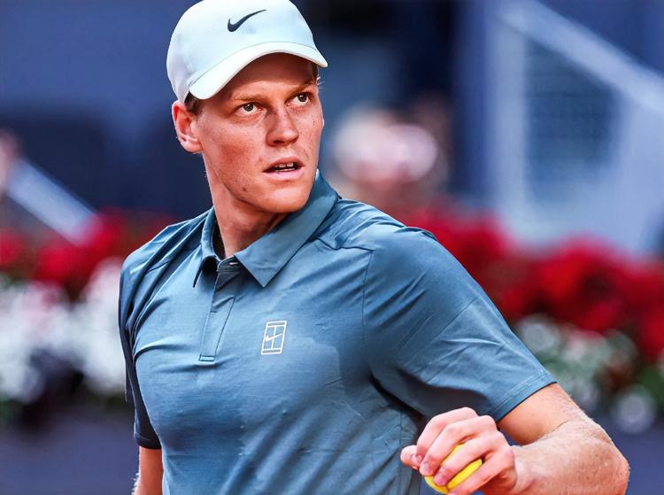 辛纳25连胜！！顺利晋级马德里男单八强！！向连夺5站大师赛冠军前进！！在刚