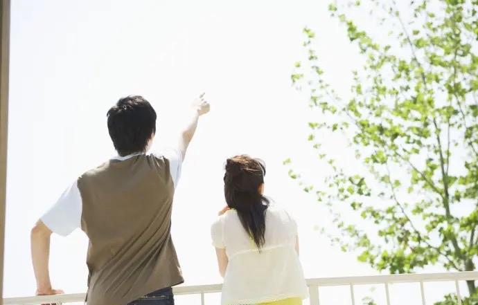 姐姐患癌，不让弟弟娶现任，儿子的同事小李跟儿子聊起家常，小李说，本来今年就要结