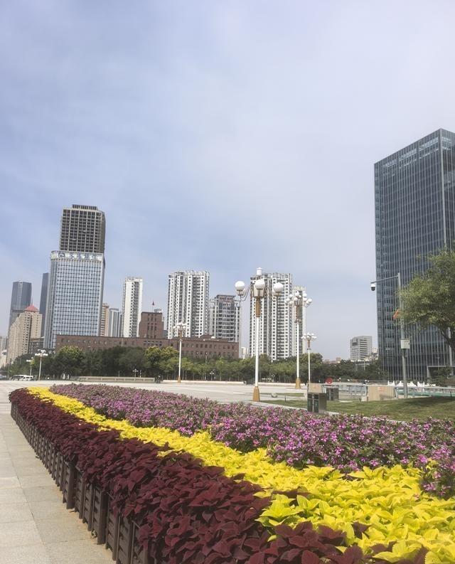 咱们阅兵之后，美国懵圈了，美国压根就没想到我们还会有CJ-1000。要知道，前不