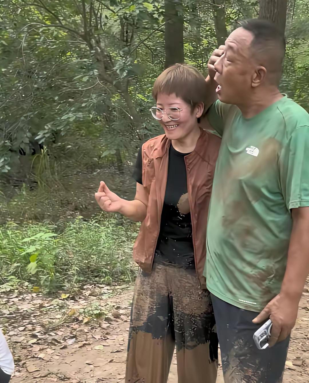 胖东来超市总经理关娜和于东来之间的故事。在胖东来企业内部，于东来几乎删掉了绝大多