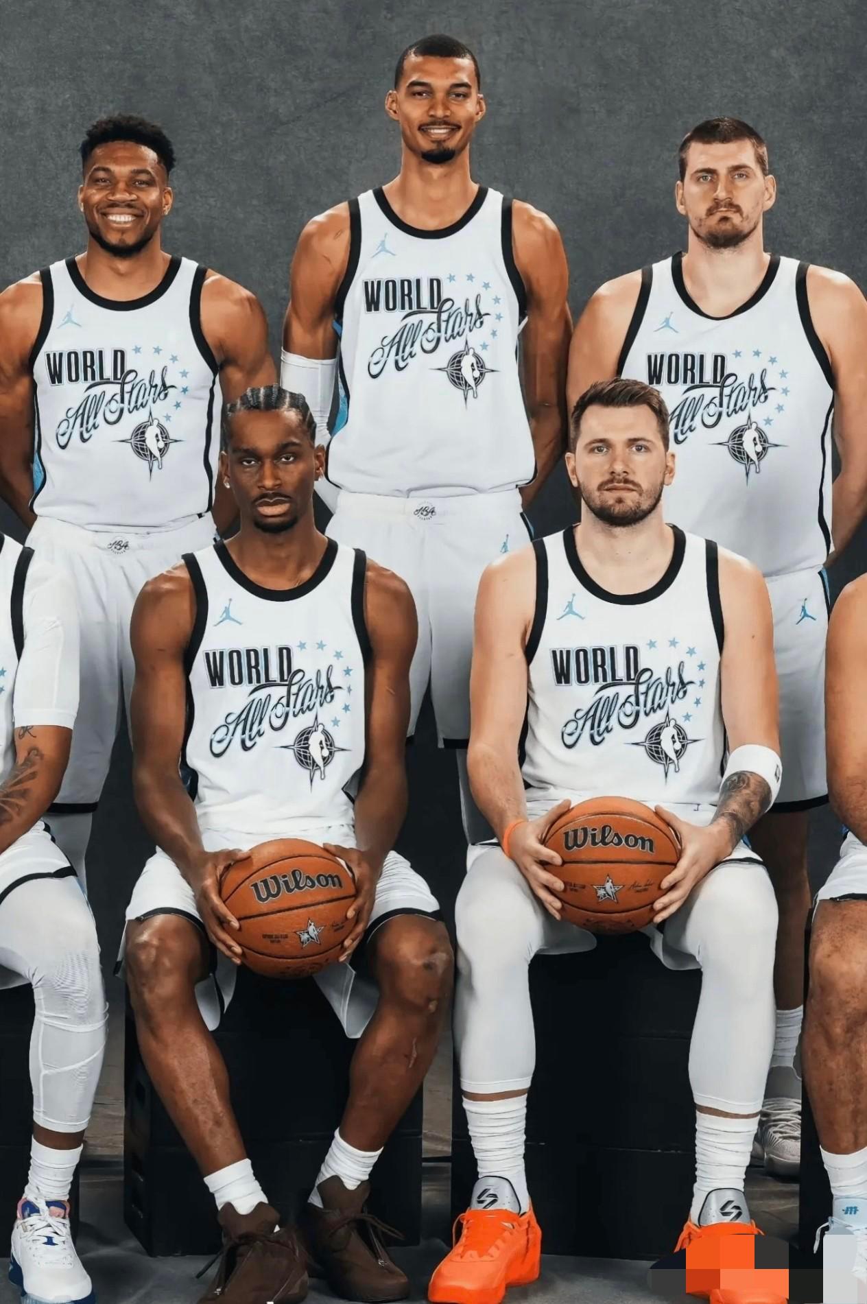 NBA全明星赛，又一世界名画诞生！文班亚马干拔杜兰特！文班亚马干拔杜兰特。原来