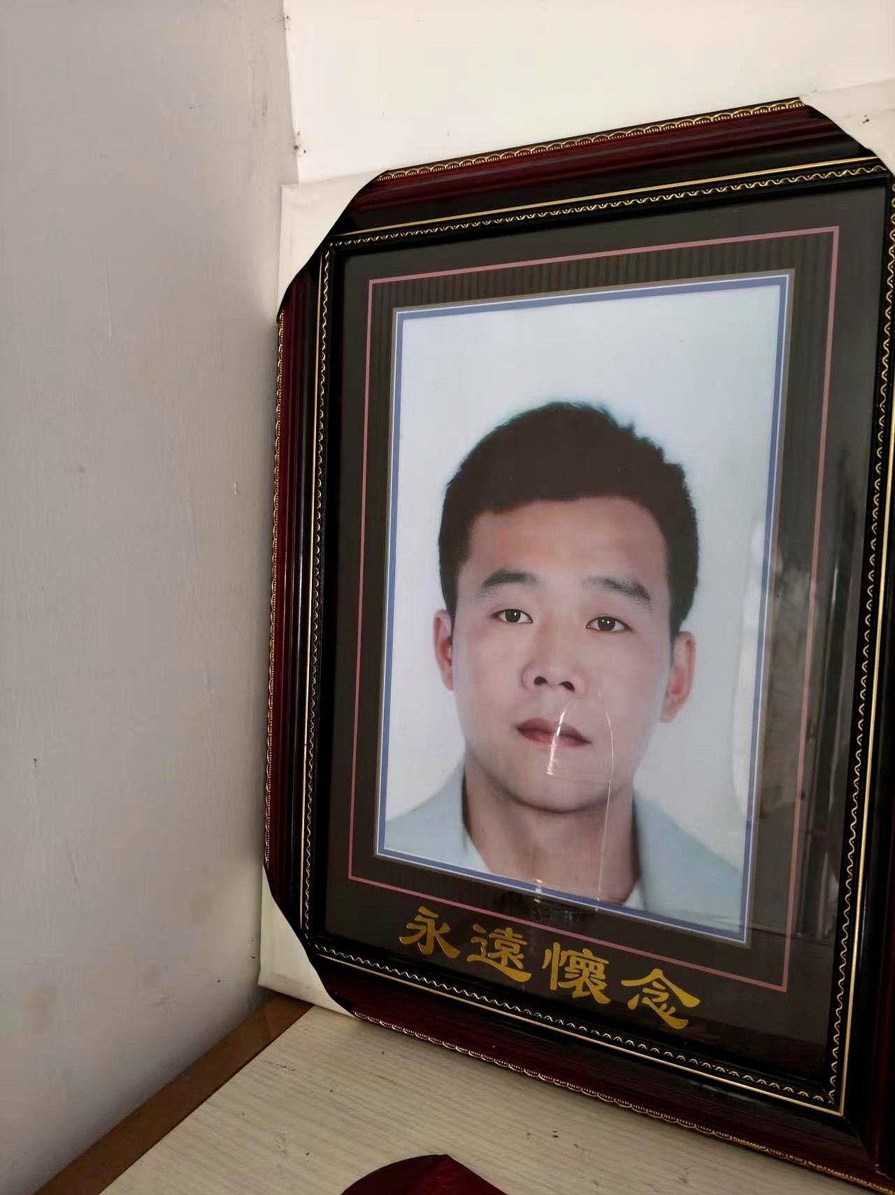 他34岁走了，我半年后又查出乳腺ai。他1990生，4个月被送养，一辈子没见过