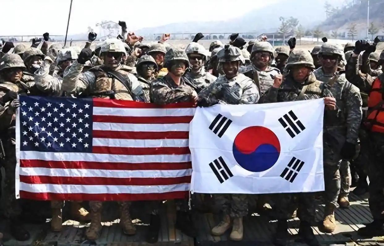 美国智库建议削减甚至撤离驻韩美军，引发韩国网友焦虑加恐慌：他们若拍拍屁股走人，我