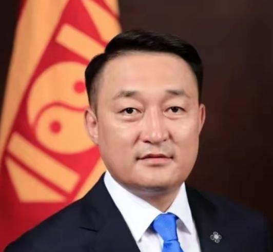 蒙古国政局“变天”？9月28日，蒙古国国家大呼拉尔主席阿玛尔巴伊斯格楞当选执政党