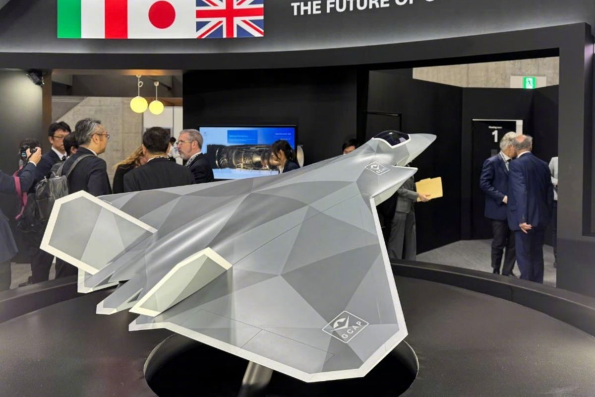 未来空战先锋：日英意联手展示革命性'六代机'模型，引领新一代战机潮流