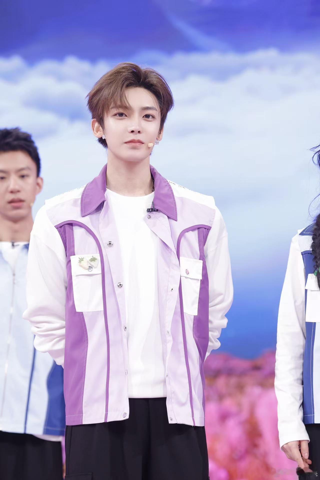 侯明昊六六山猫妖一日体验卡侯明昊六六山猫妖一日体验卡限时解锁谁懂啊！侯明昊的六