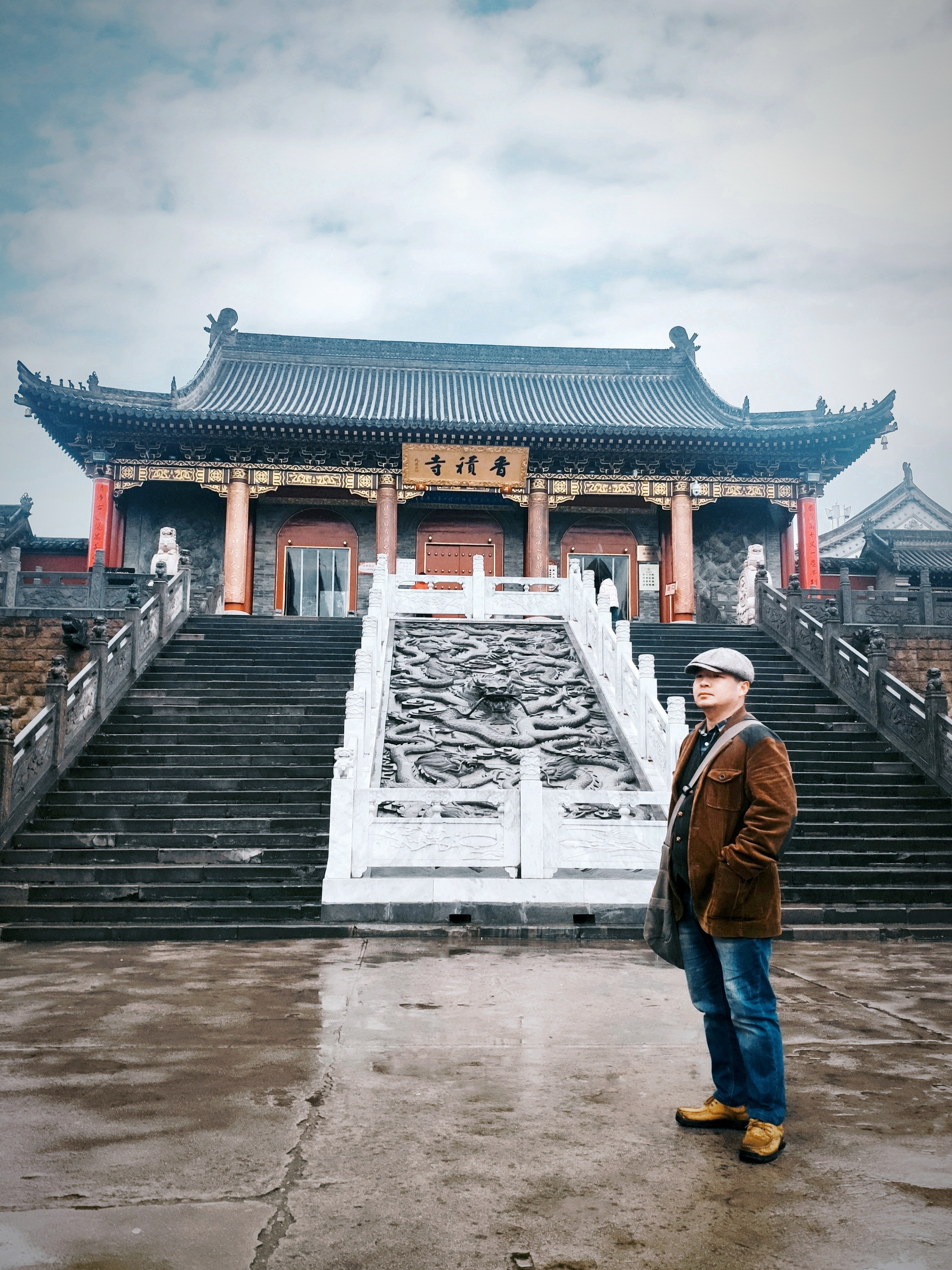 香积寺，位于西安城南30里处，始建于唐高宗年间，在唐代香火盛极一时。唐玄宗时期安