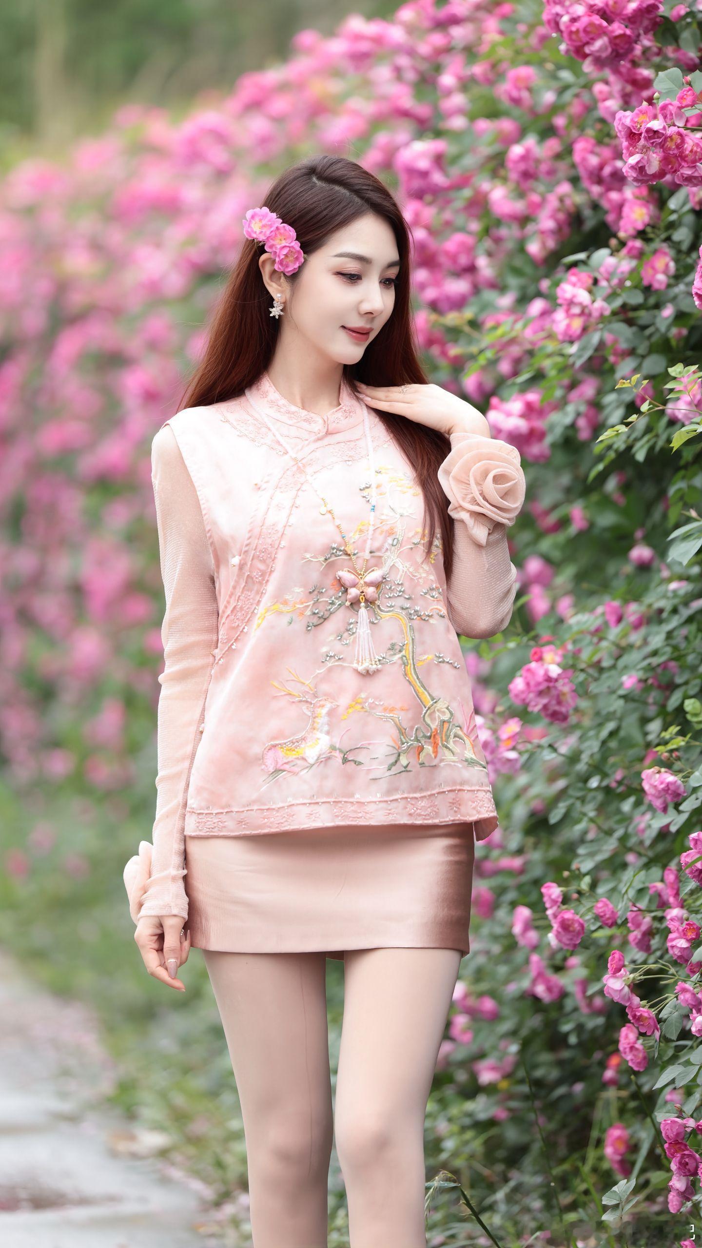 人像摄影花香还是人香美女