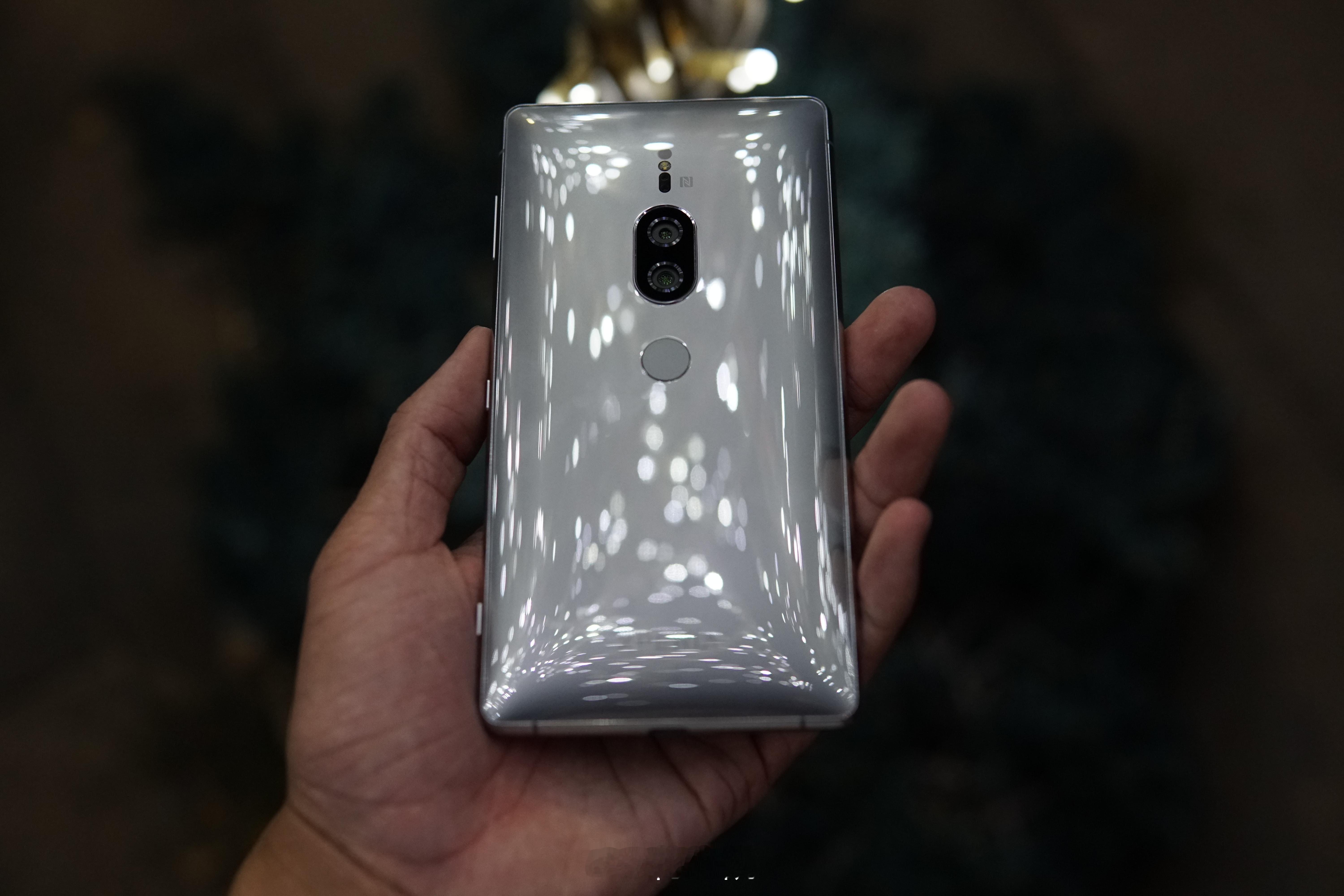 翻到一些我当年拍的老手机，你还能认出几台？​​​