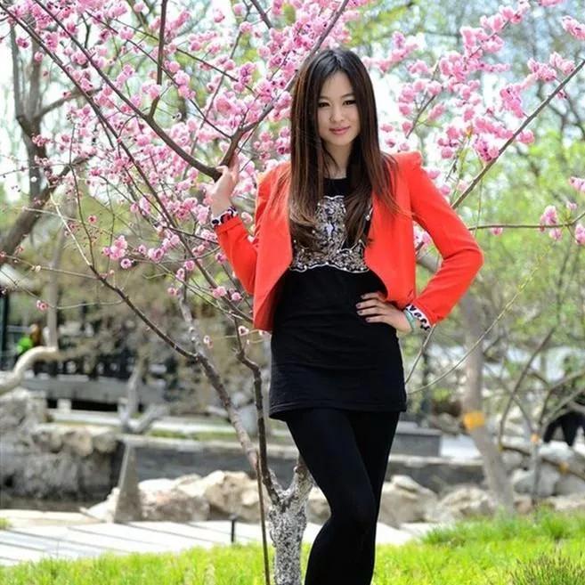 粉嫩樱花下的时尚穿搭，甜美与自信并存嫩粉色系穿搭粉系少女感穿搭浅粉色系穿搭