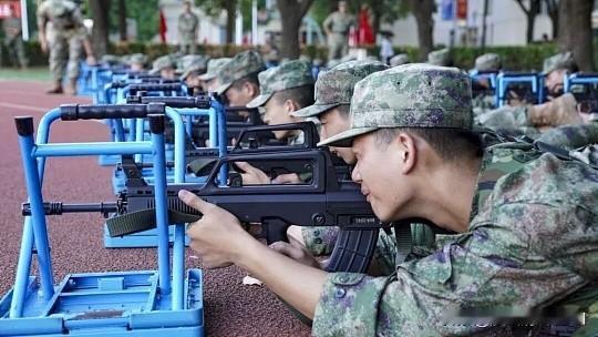 一、先搞懂两条发展路径军校专业主要分两类，决定了你毕业后是“带兵”还是“搞技